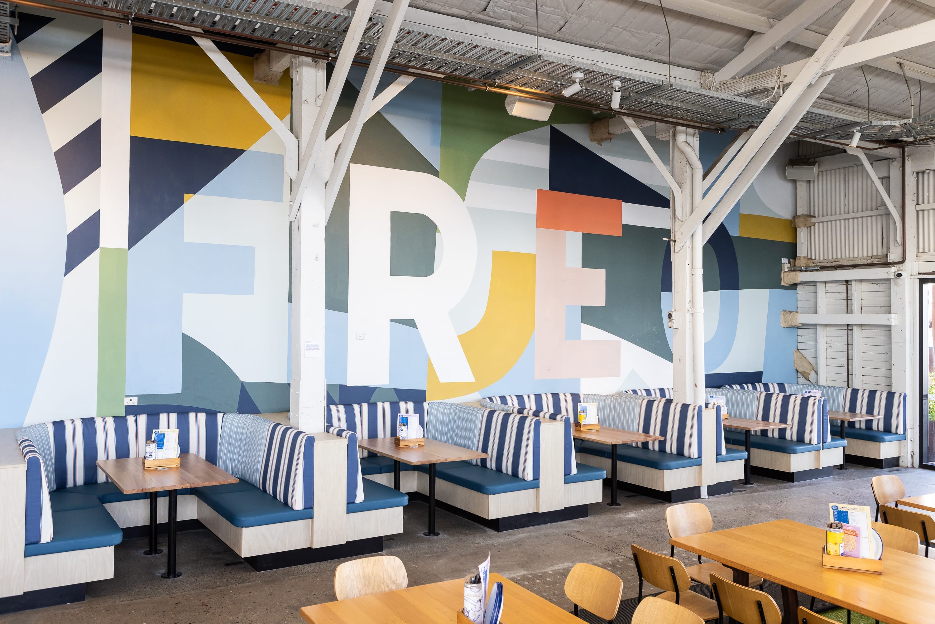 Gage Roads - U-Shaped Booth Seating